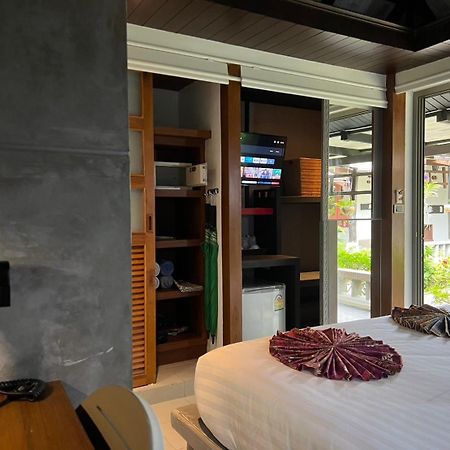 Bangtao Beach Chalet Resort Bang Tao Beach  Exterior photo