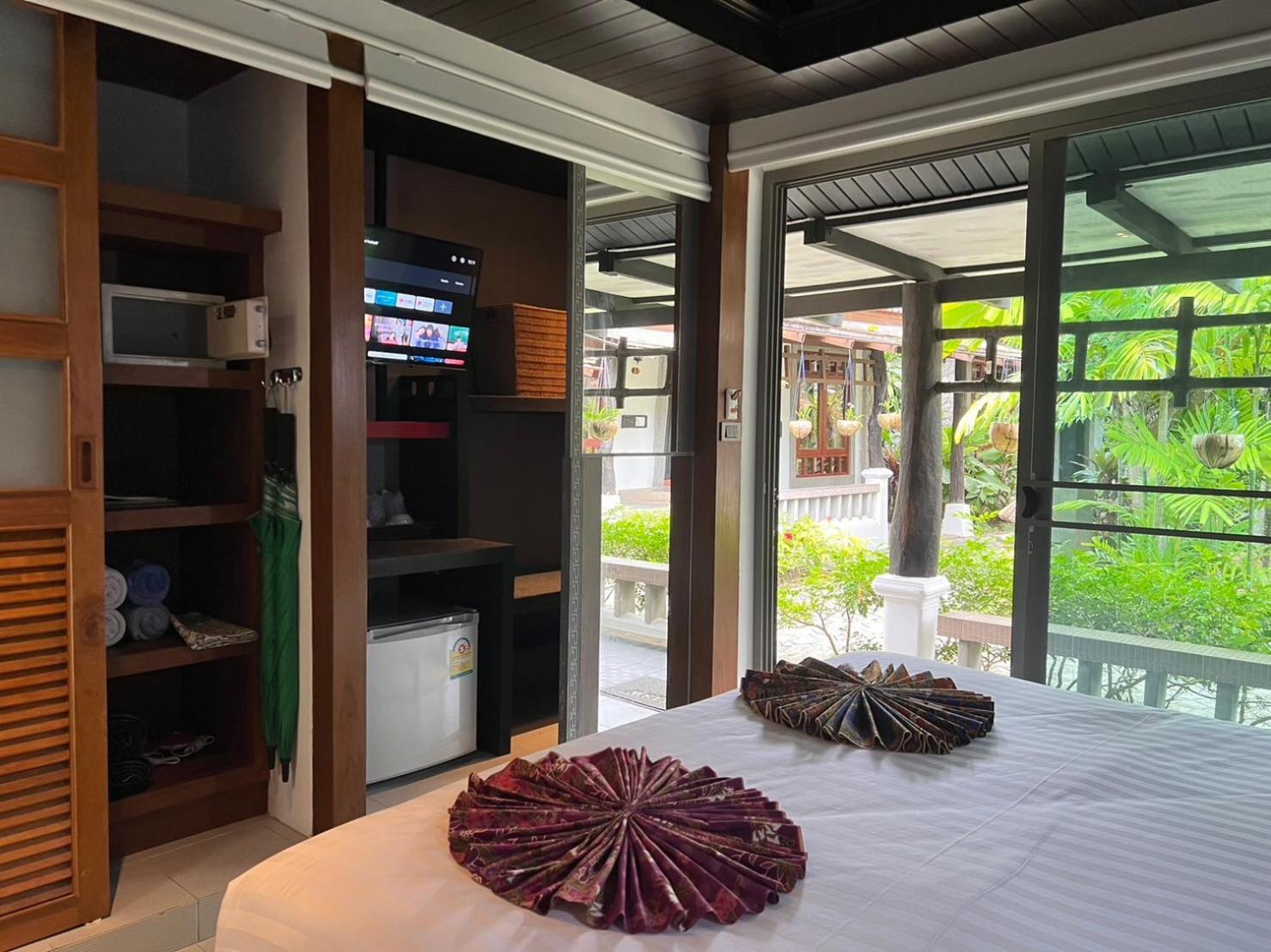 Bangtao Beach Chalet Resort Bang Tao Beach  Exterior photo