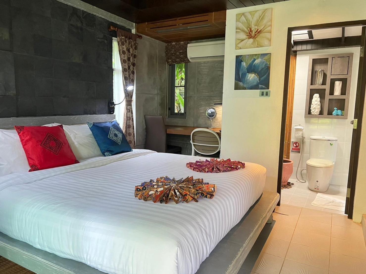 Bangtao Beach Chalet Resort Bang Tao Beach  Exterior photo