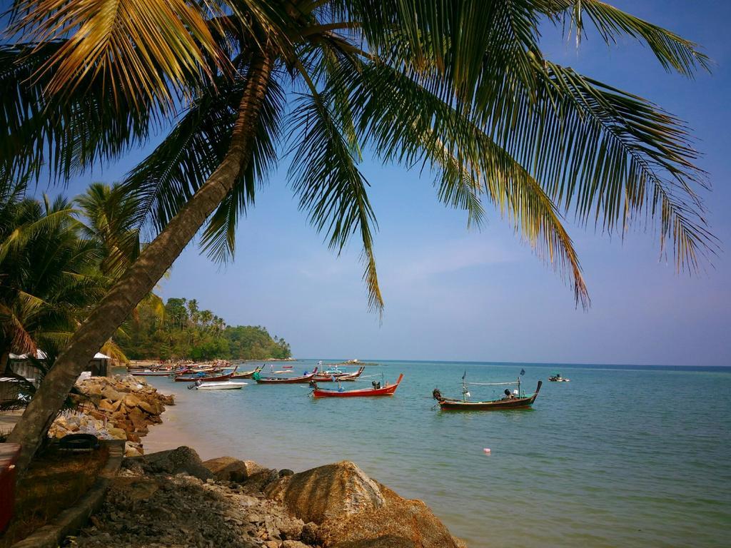 Bangtao Beach Chalet Resort Bang Tao Beach  Exterior photo