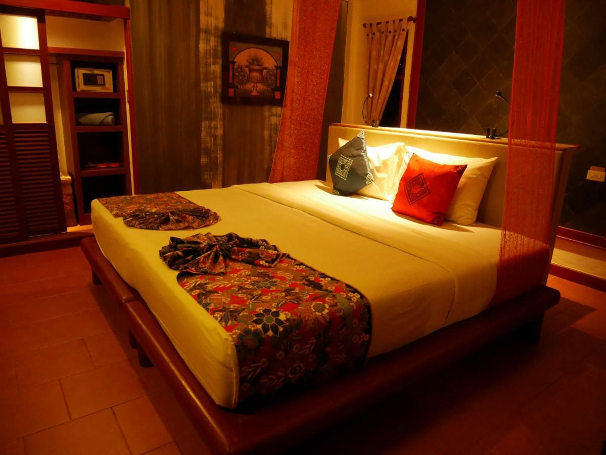 Bangtao Beach Chalet Resort Bang Tao Beach  Exterior photo