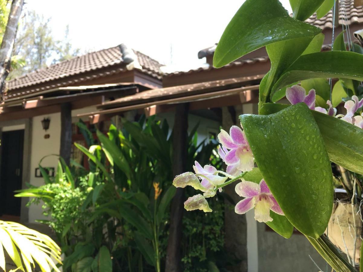 Bangtao Beach Chalet Resort Bang Tao Beach  Exterior photo