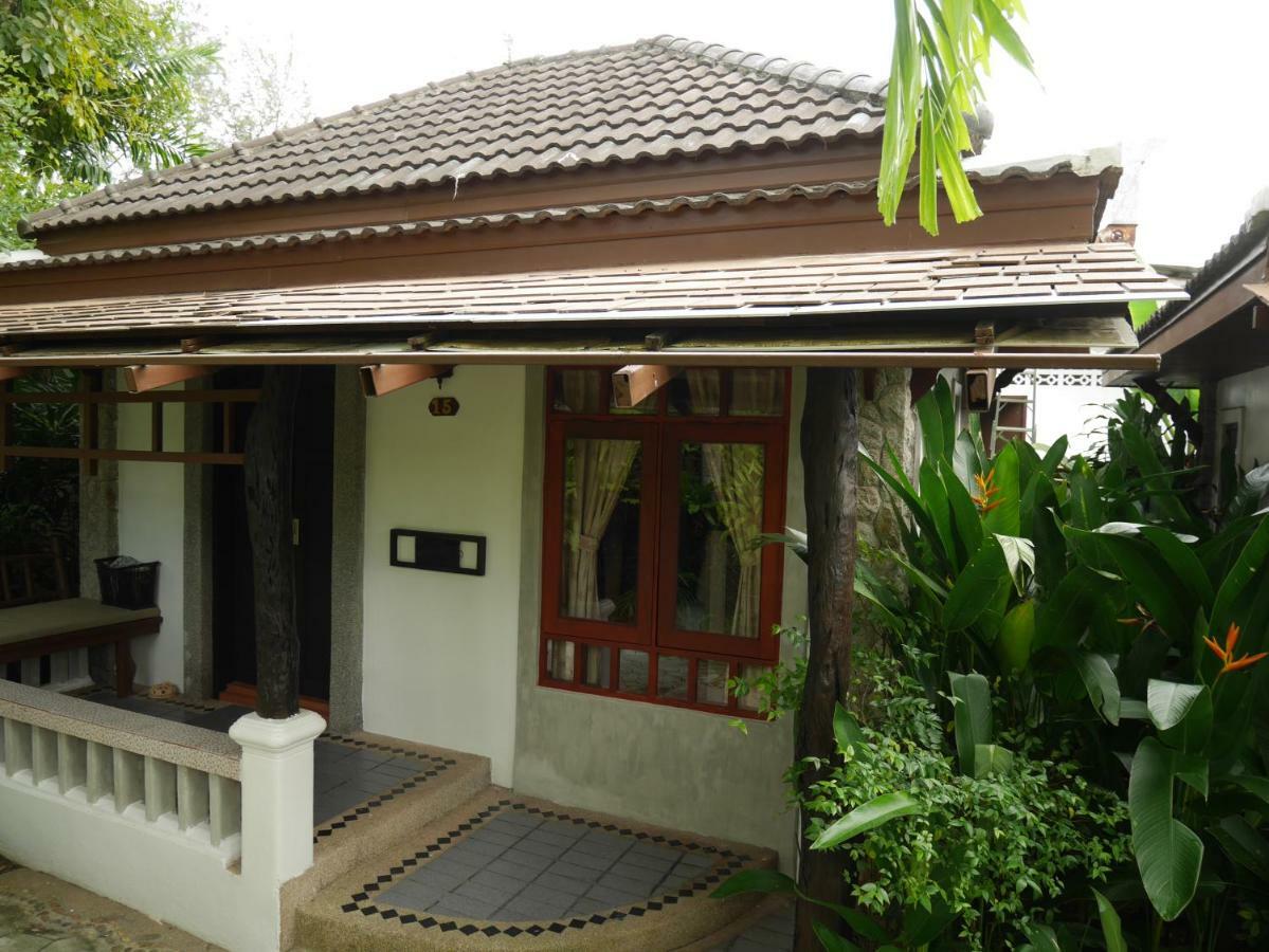 Bangtao Beach Chalet Resort Bang Tao Beach  Exterior photo