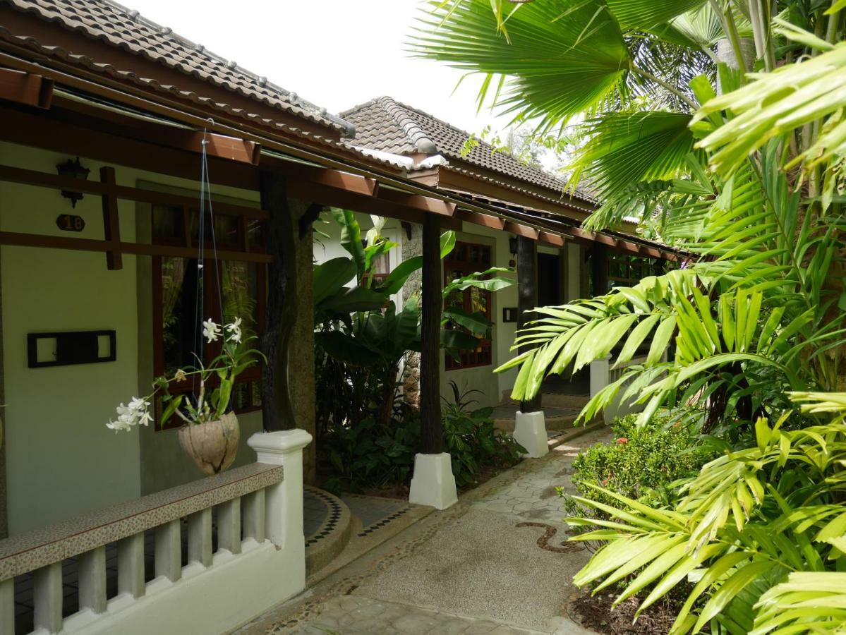 Bangtao Beach Chalet Resort Bang Tao Beach  Exterior photo