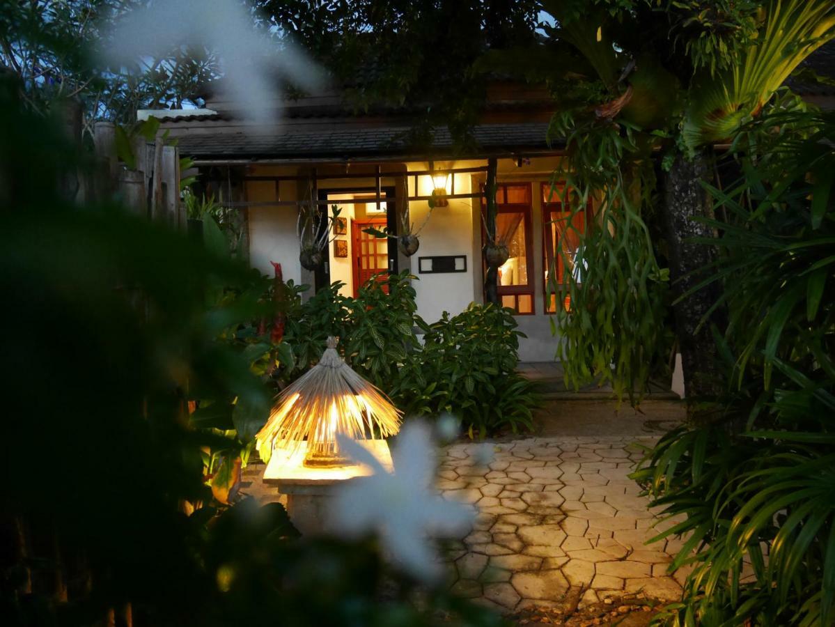 Bangtao Beach Chalet Resort Bang Tao Beach  Exterior photo