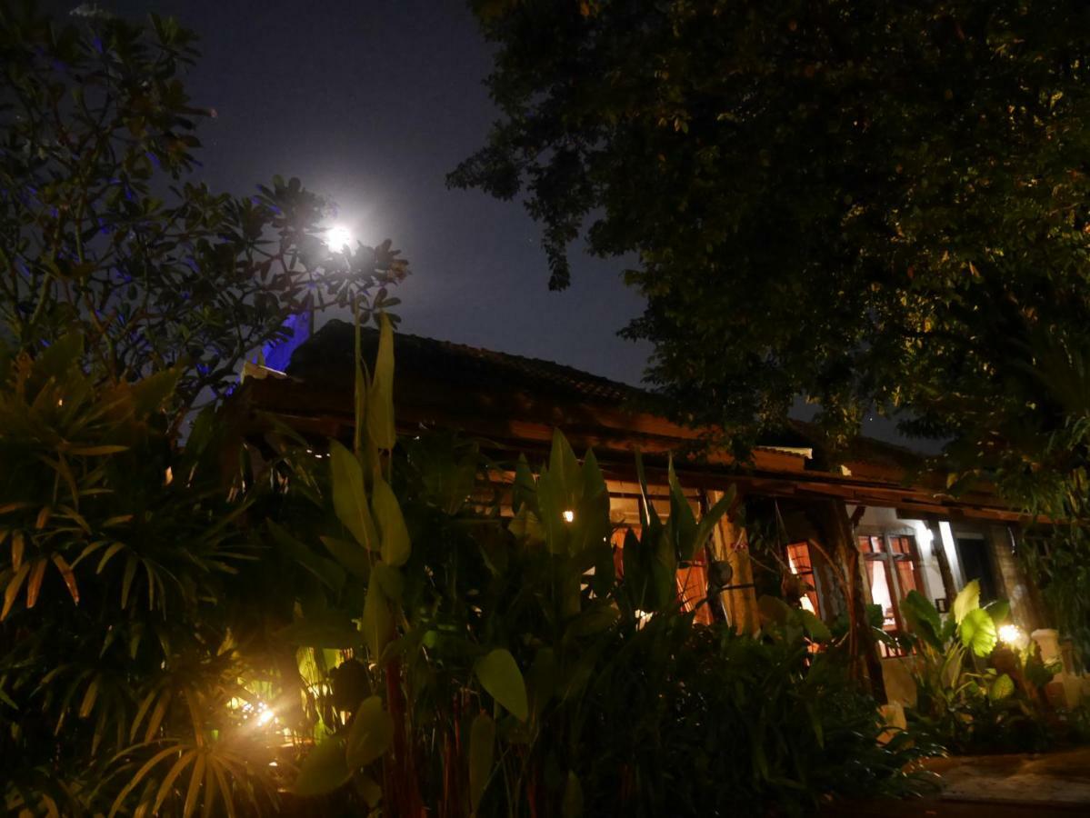 Bangtao Beach Chalet Resort Bang Tao Beach  Exterior photo