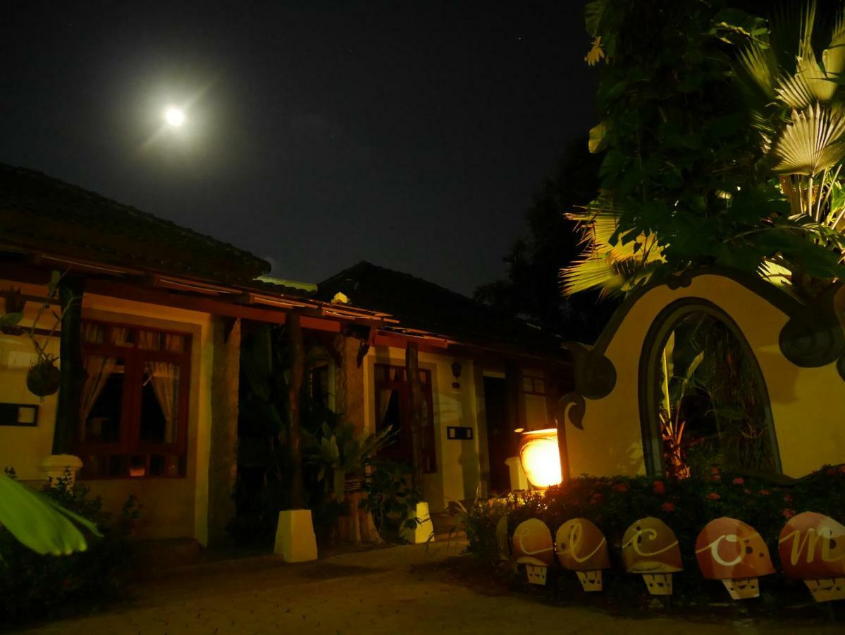 Bangtao Beach Chalet Resort Bang Tao Beach  Exterior photo